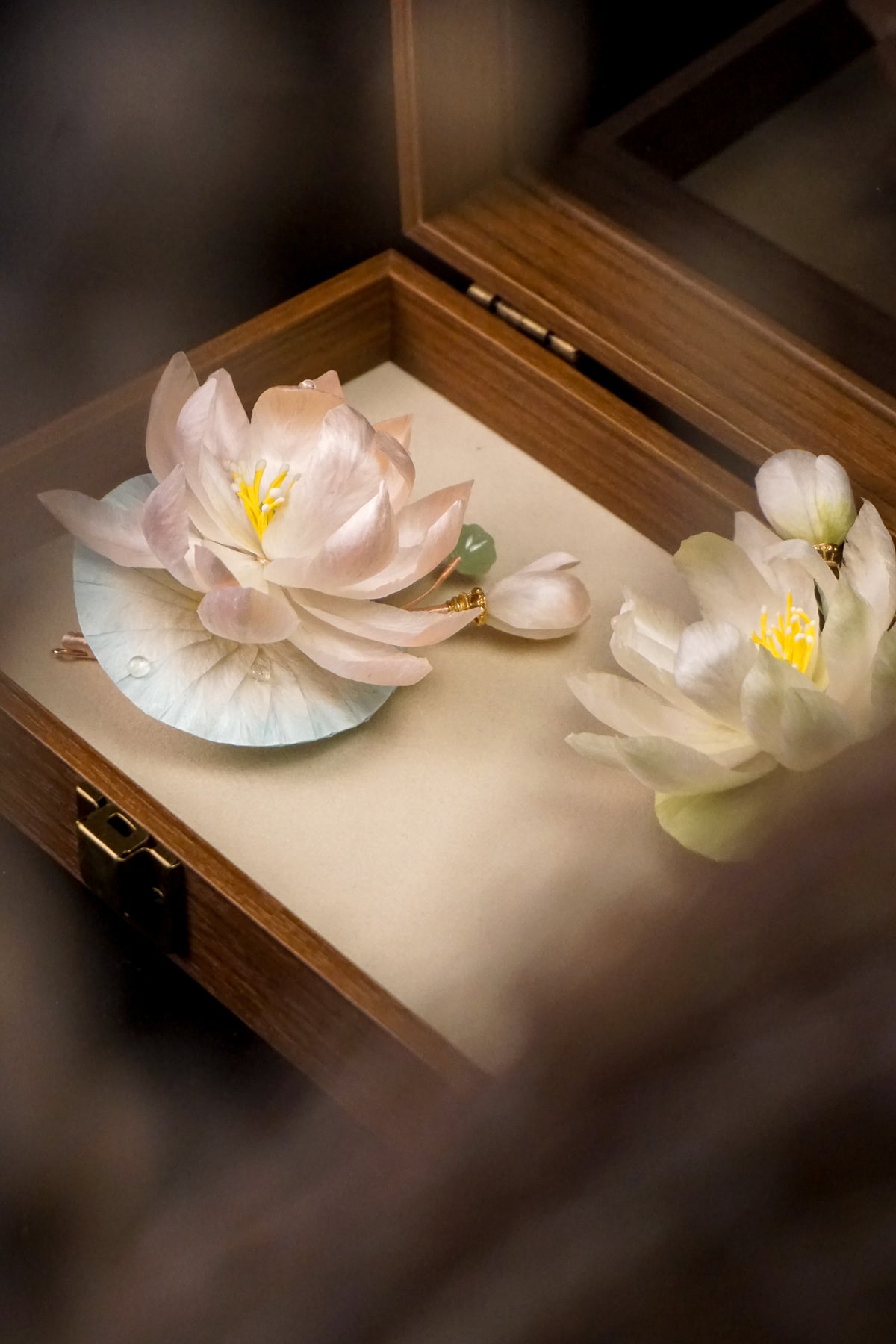 Pink & White Lotus Brooch Set